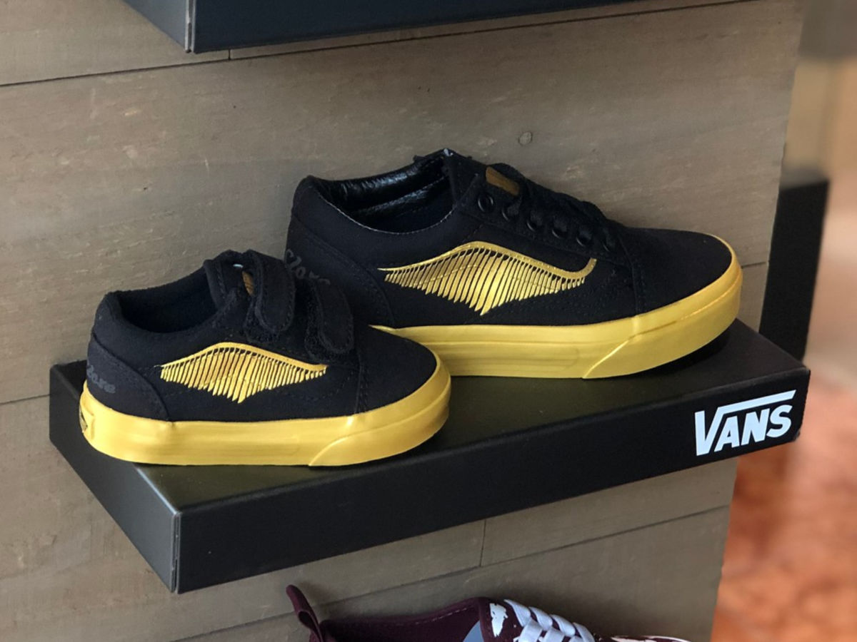 Vans x harry potter old skool golden snitch skate on sale shoe