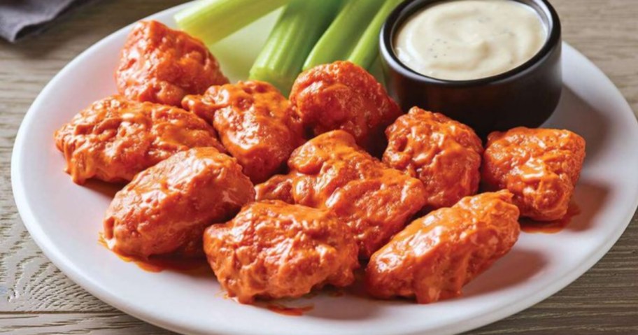 Applebees boneless wings with celery and ranch