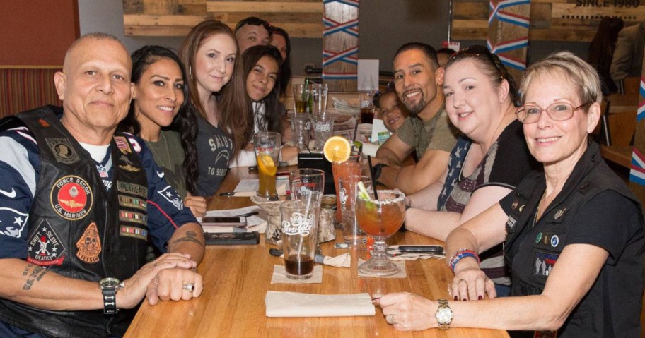 Veterans at Applebee's