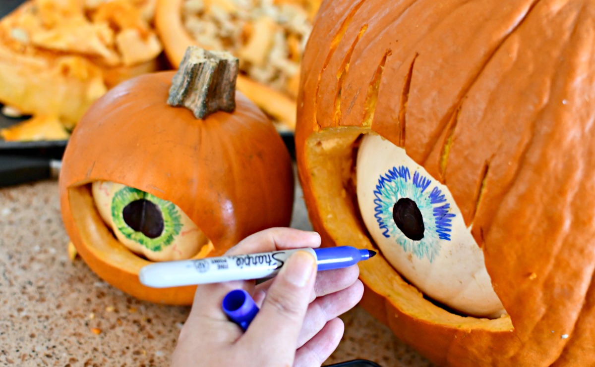 Cool Spooky Eyeball Pumpkins | Unique Pumpkin Carving Idea