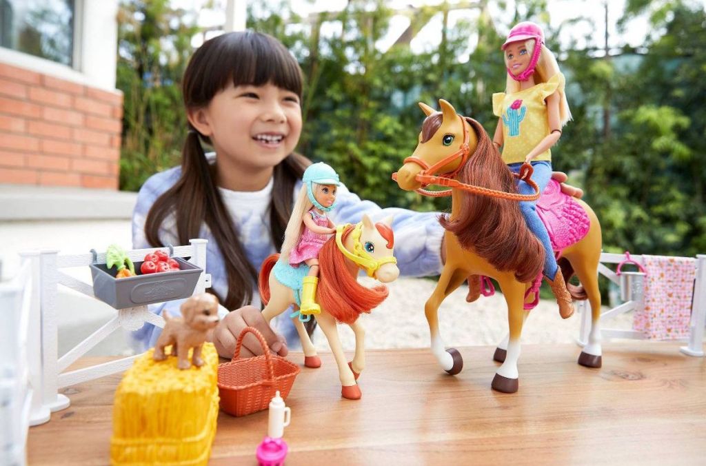 Barbie Hugs n Horses Set