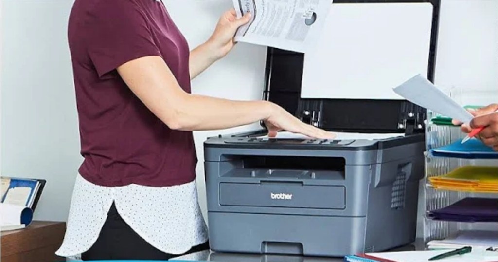 woman using laser printer ile ilgili görsel sonucu