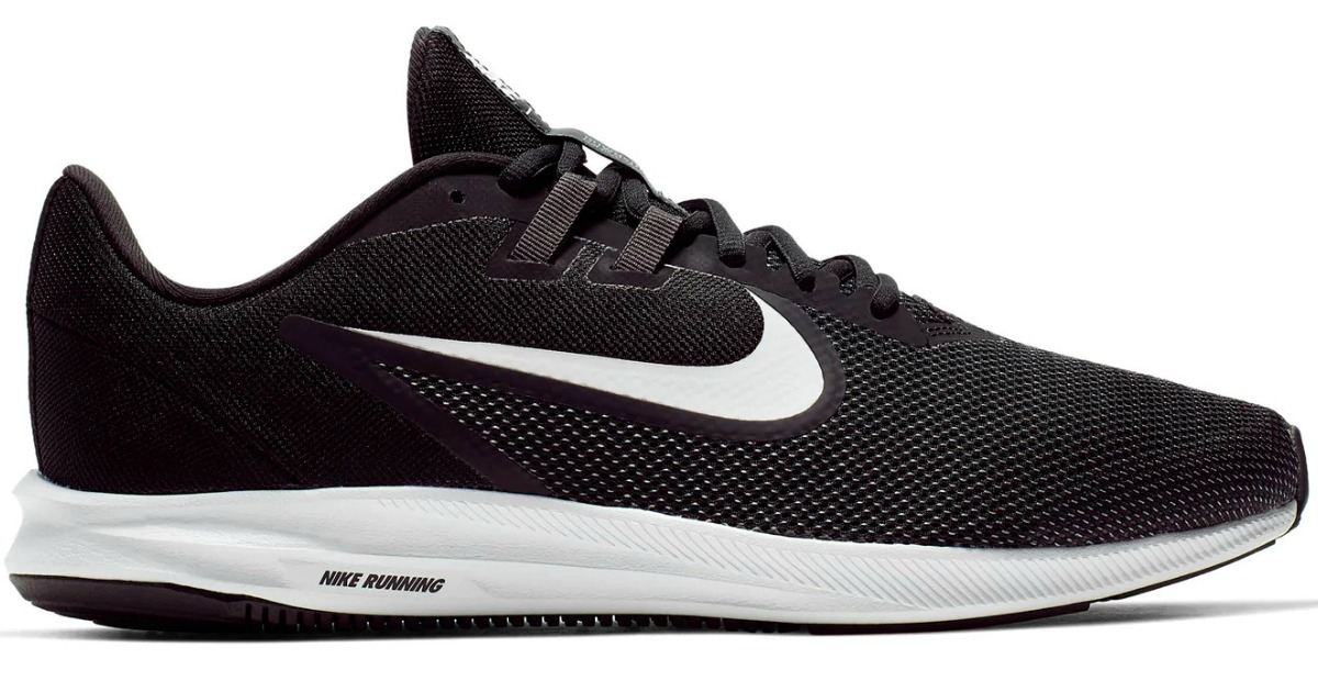 Single men's Nike shoe in black with white details