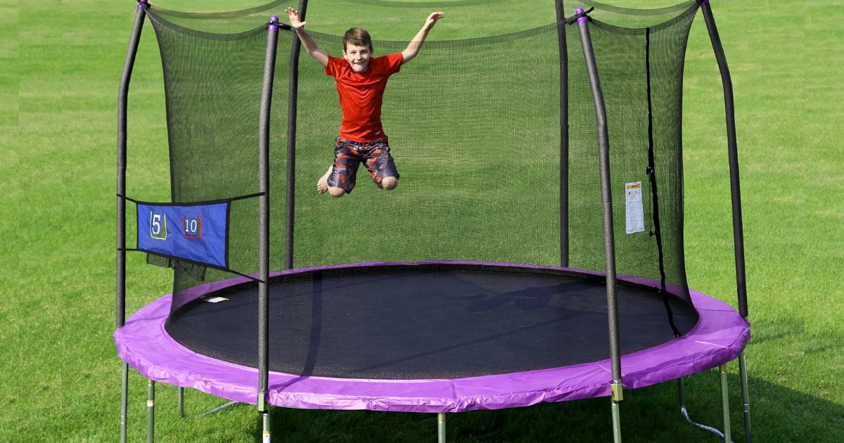 Skywalker Trampoline W Enclosure As Low As 149 99 Shipped At Target Great Reviews