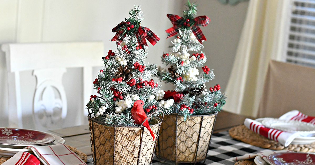 Diy Dollar Tree Farmhouse Style Christmas Centerpiece | Hip2Save