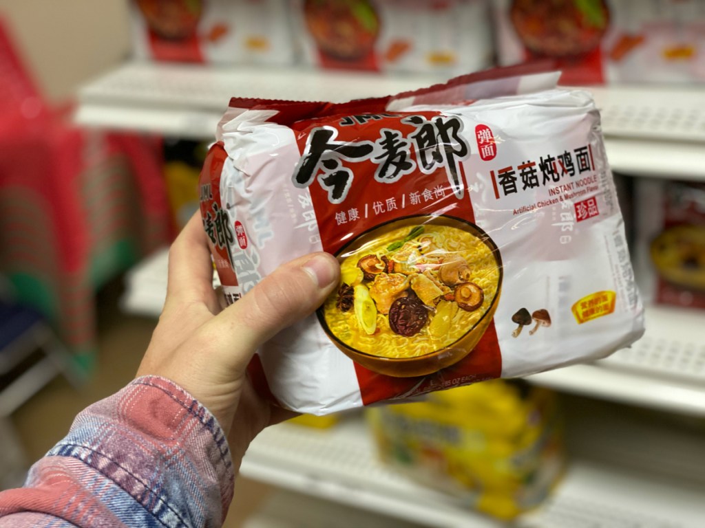 asian-market-noodles-rice