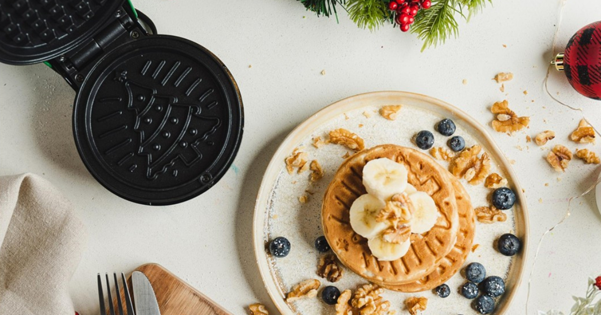 https://hip2save.com/wp-content/uploads/2019/12/bella-christmas-waffle-iron.jpg?fit=1200%2C629&strip=all