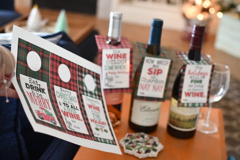 Free Printable Wine Bottle Gift Tags - Easy Christmas Gift Idea!