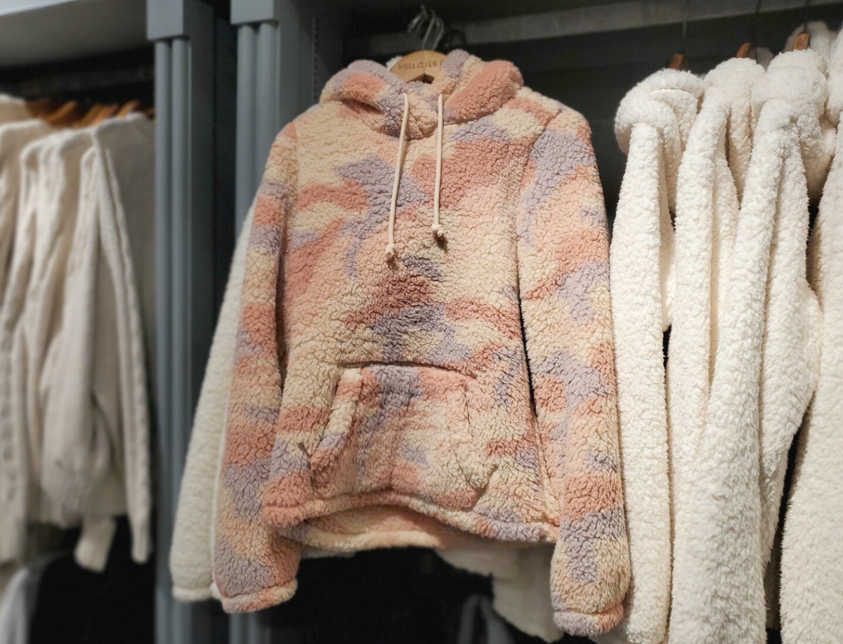 camo hoodie hollister