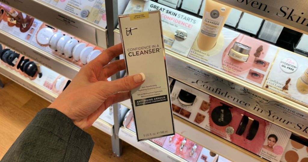 woman hand holding box of It Cosmetics Confidence in a Cleanser in ulta