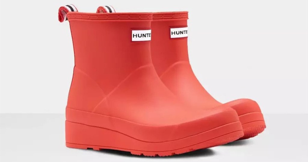 pair of hunters short rain boots in light house