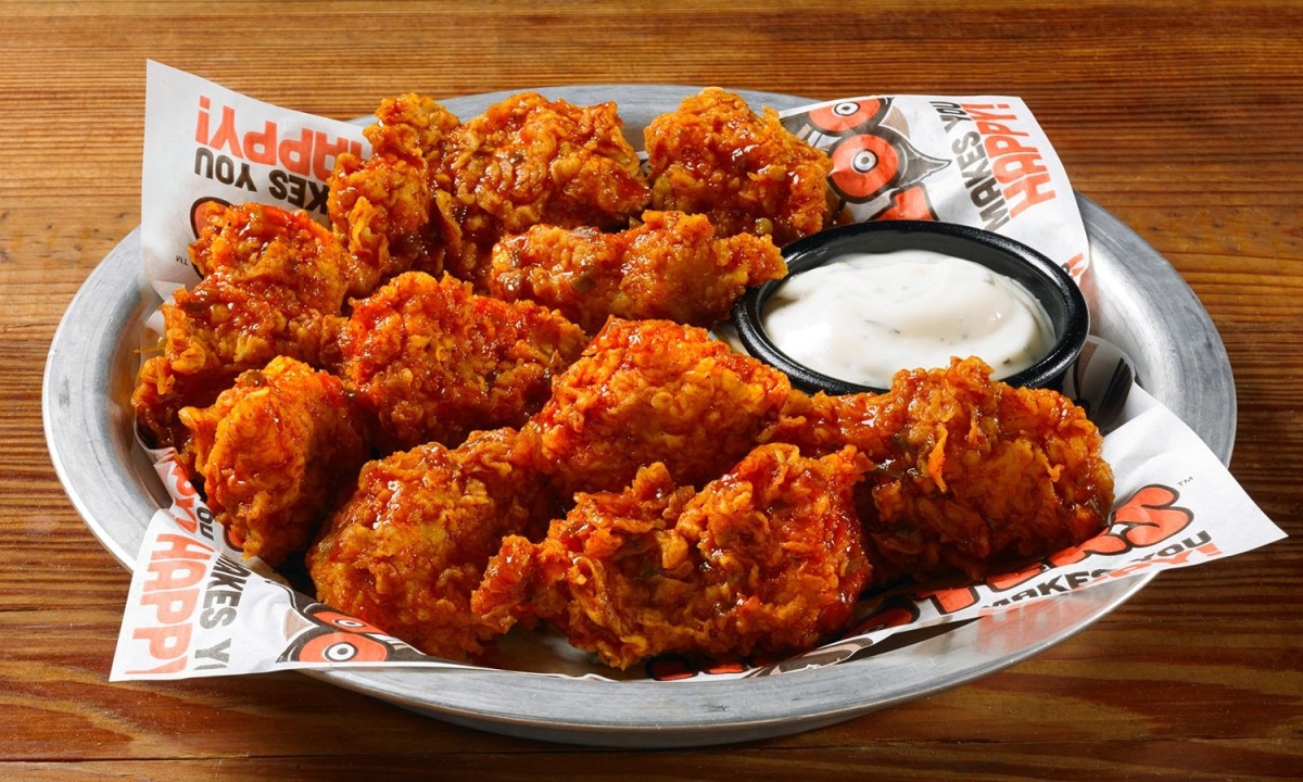 Hooter's boneless wings with dipping sauce