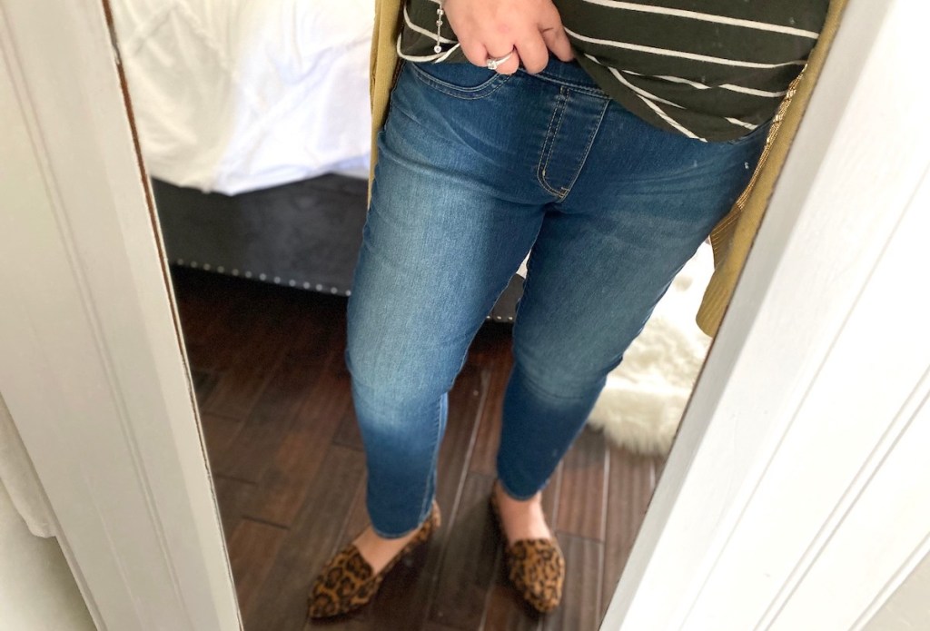 woman wearing jeans 