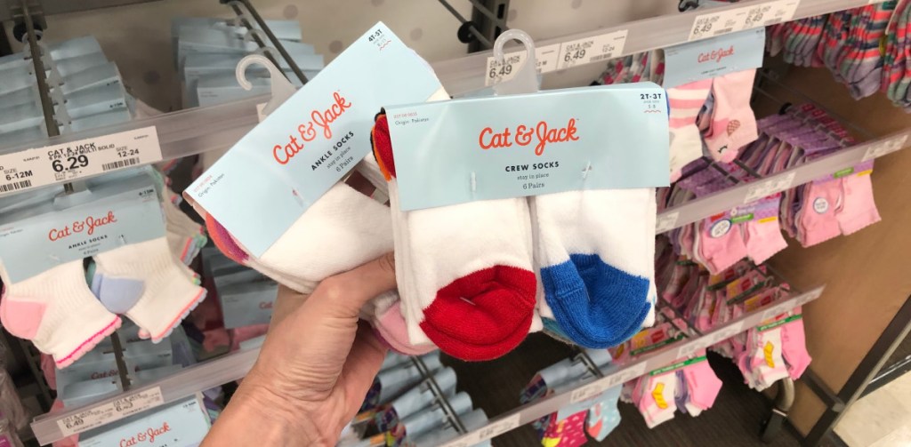 hand-holding-cat-&-jack-socks