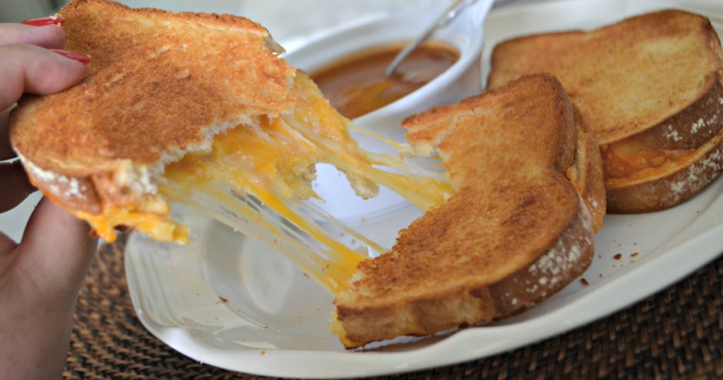 cheese pull grilled cheese