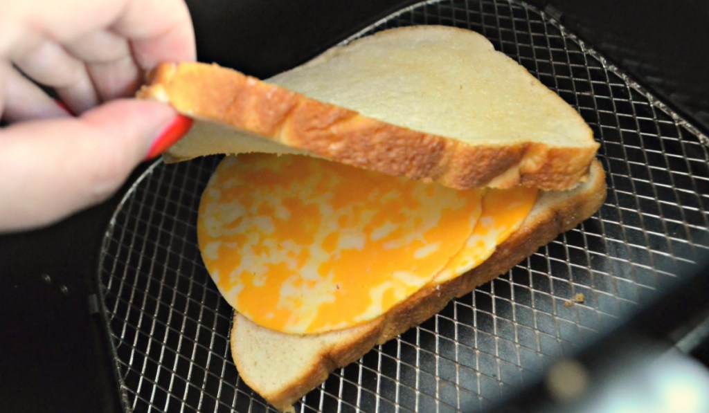 putting grilled cheese in air fryer