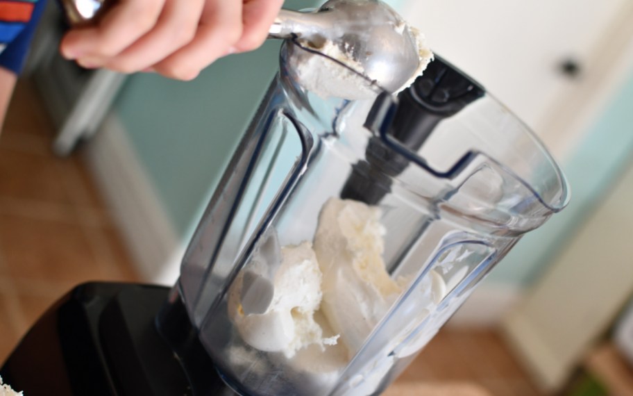 putting ice cream scoops ion blender in order to make a McDonald's mint shake