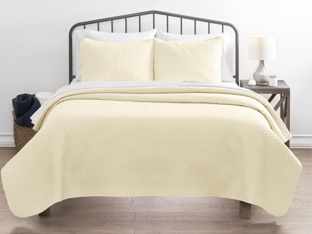 Over 70 Off Linens Hutch Quilted Coverlet Set Free Shipping