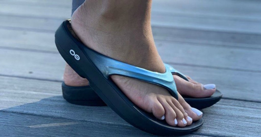 Up to 40% Off Oofos Men's & Women's Sandals + Free Shipping