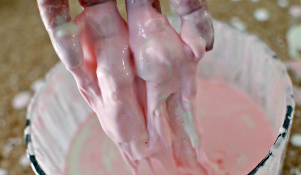 easy Oobleck in pink