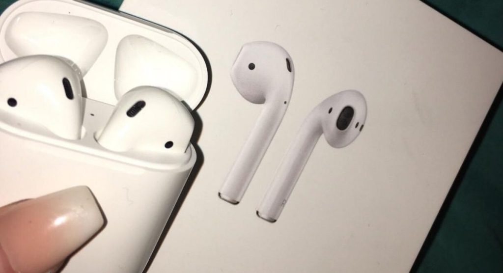 apple airpods in charging case with original packaging