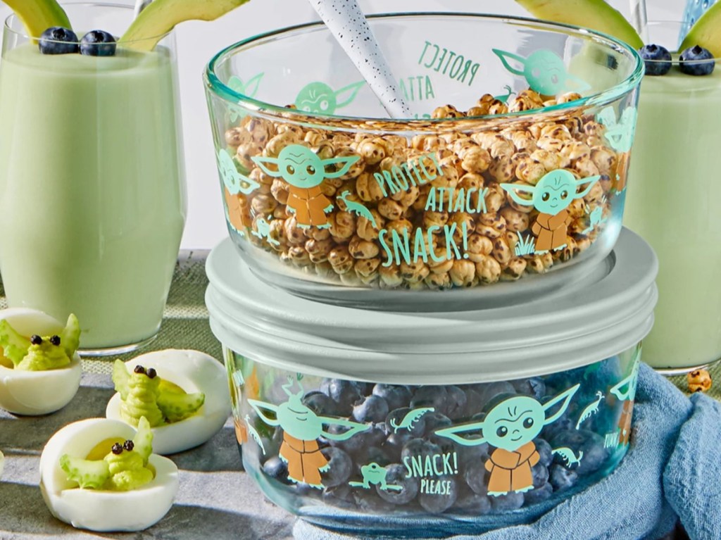 You can buy a Star Wars-themed Pyrex set