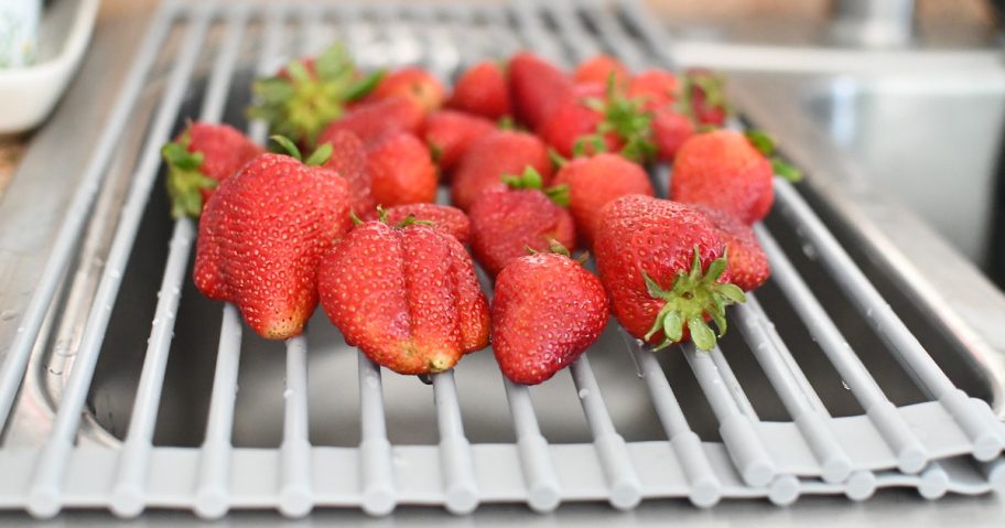 pile of fresh strawberries on