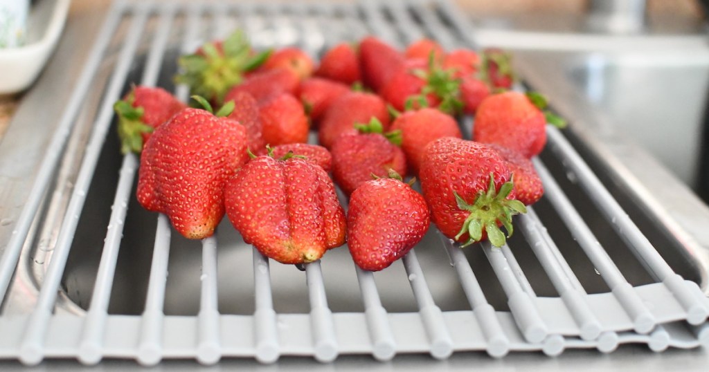 pile of fresh strawberries on