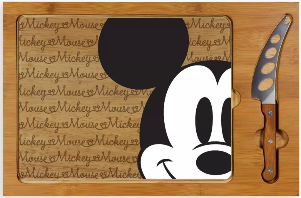 Mickey Mouse Cutting board with knife