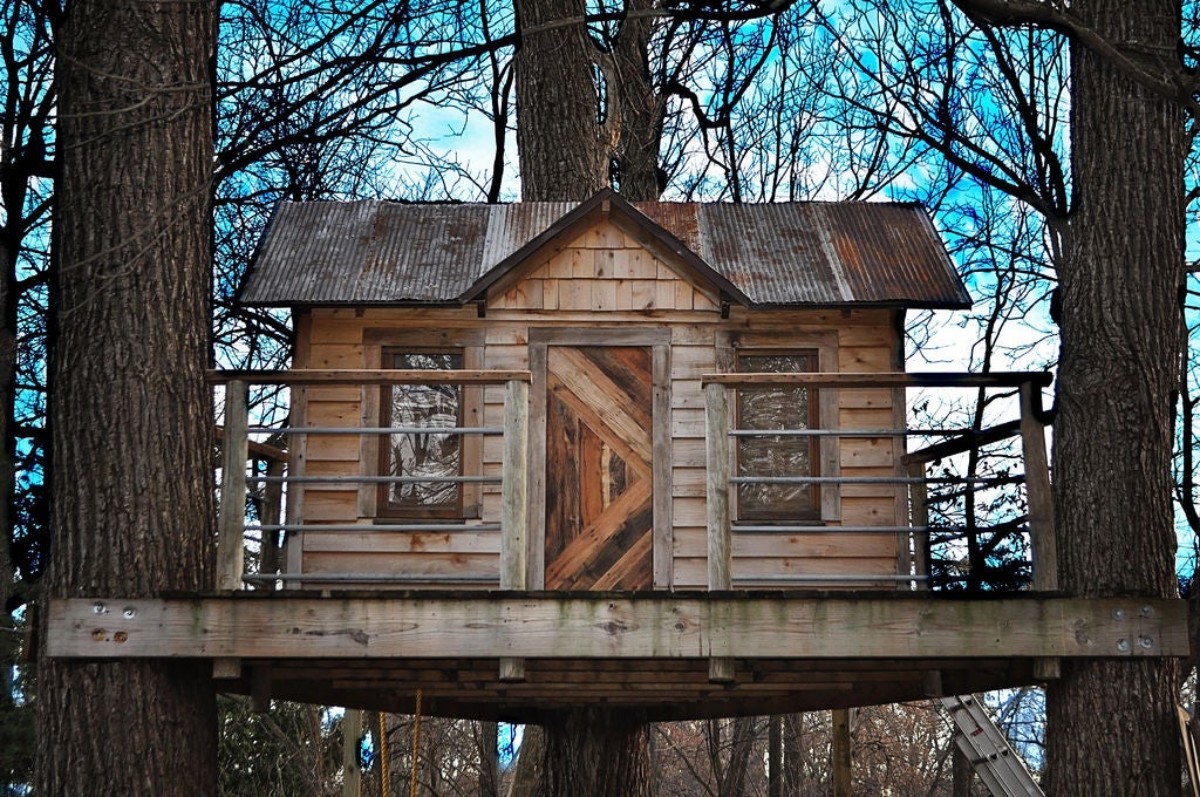 treehouse made from reclaimed wood