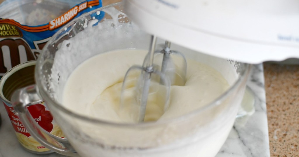 using hand mixer to mix no-churn ice