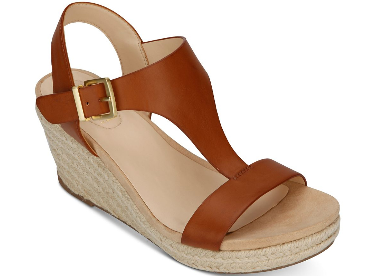 B.o.c. Women's Summer Crossband Comfort Sandal | CoolSprings Galleria