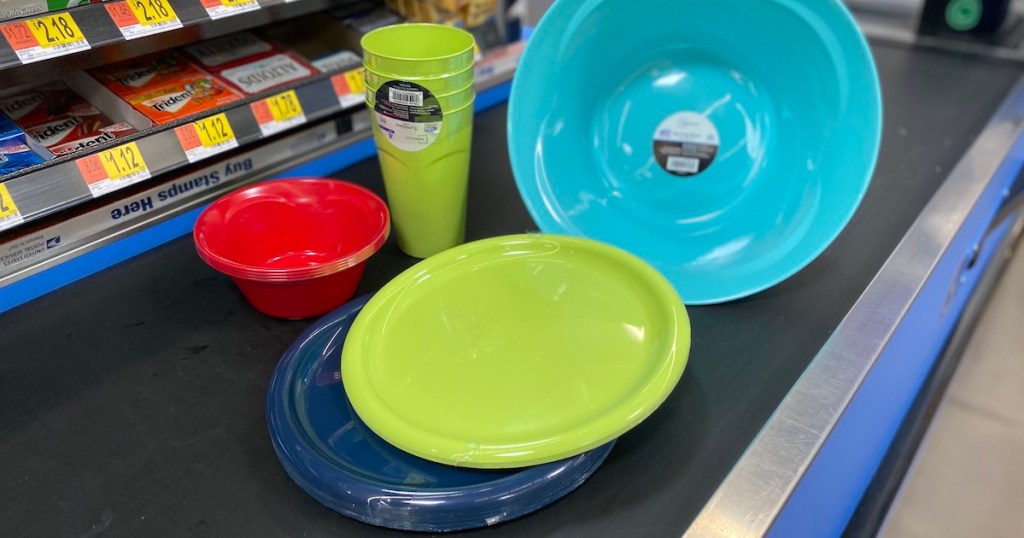 mainstay colorful plastic picnic bowls, plates, and cups