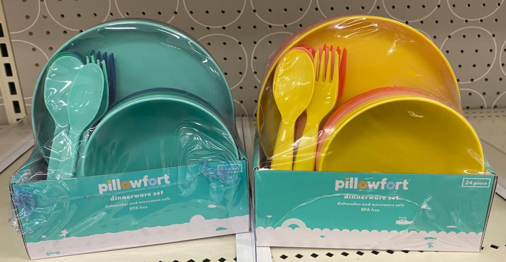 Pillowfort Dinnerware Set