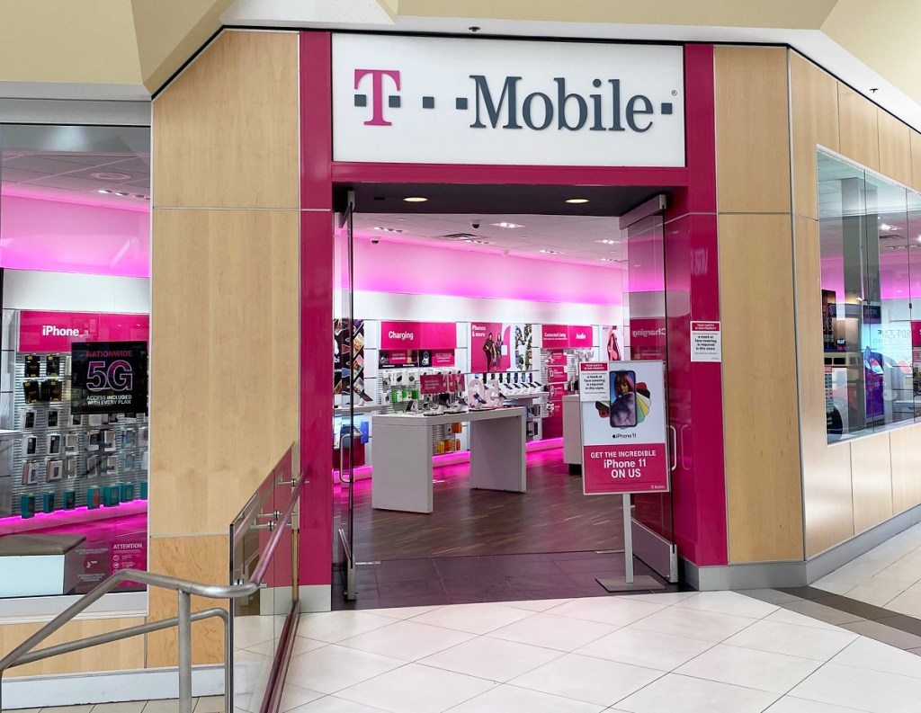 t-mobile store inside of a mall