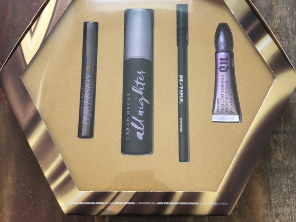 4-piece makeup set in package