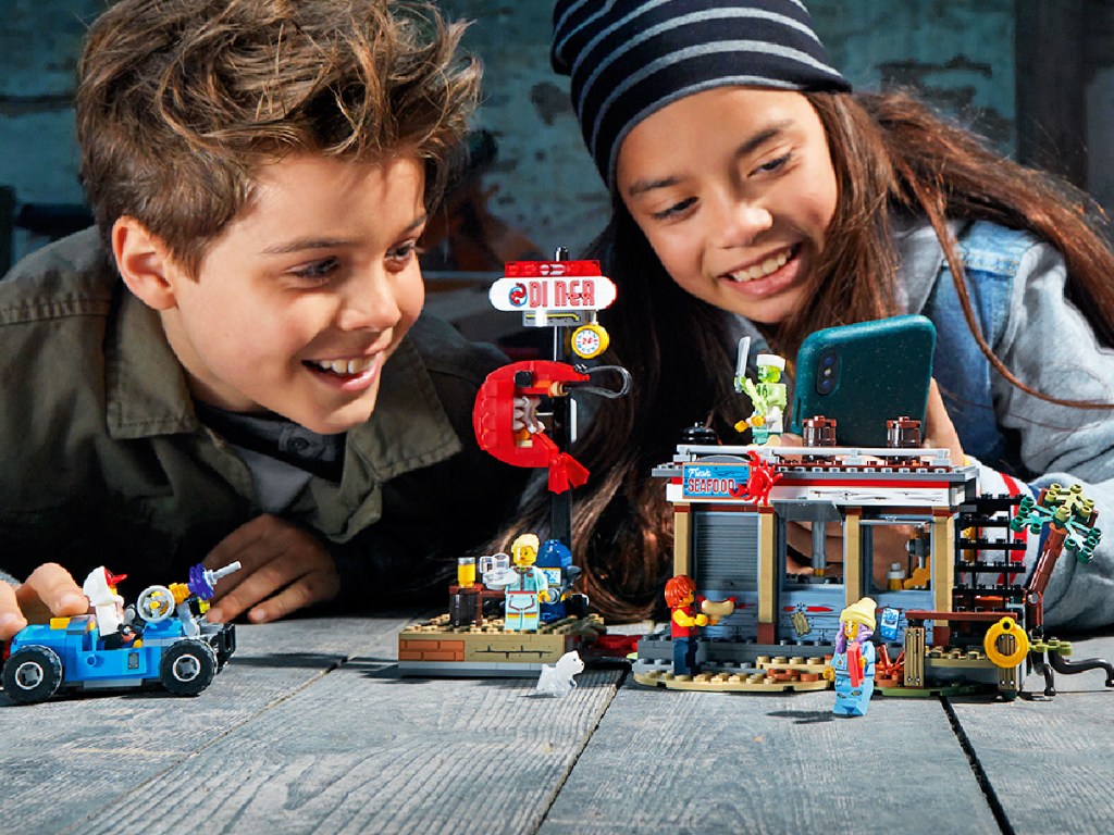 kids playing with LEGO Hidden Side Shrimp Shack Attack AR Toy Building Kit