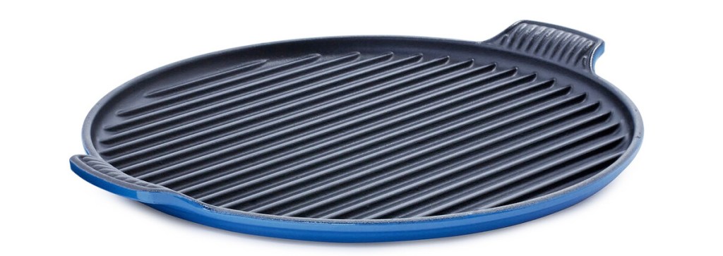 round grill pan with black interior and blue exterior
