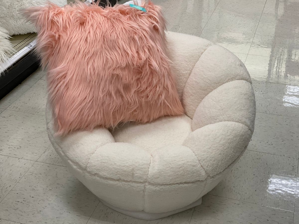 pillowfort chair