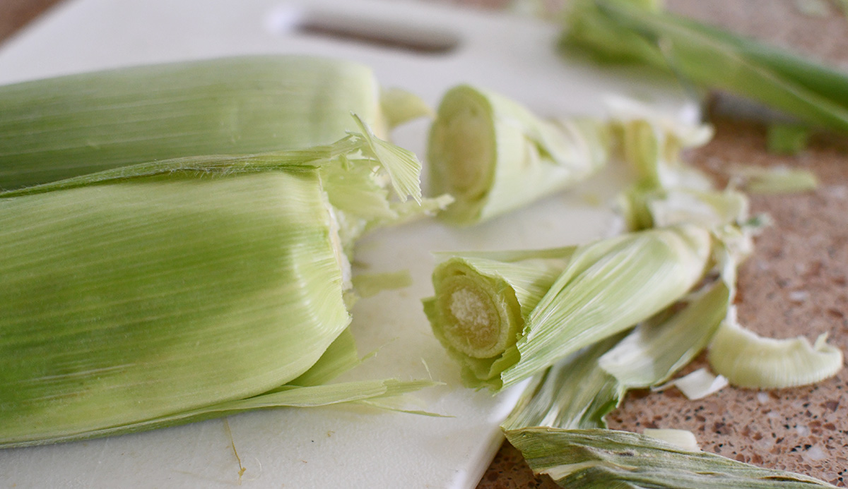 Cooking And Husking Corn In The Microwave In 5 Minutes Hip2Save   Cut Ends Of Corn For Microwave 