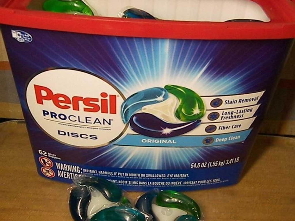 Persil Proclean laundry with pacs shown
