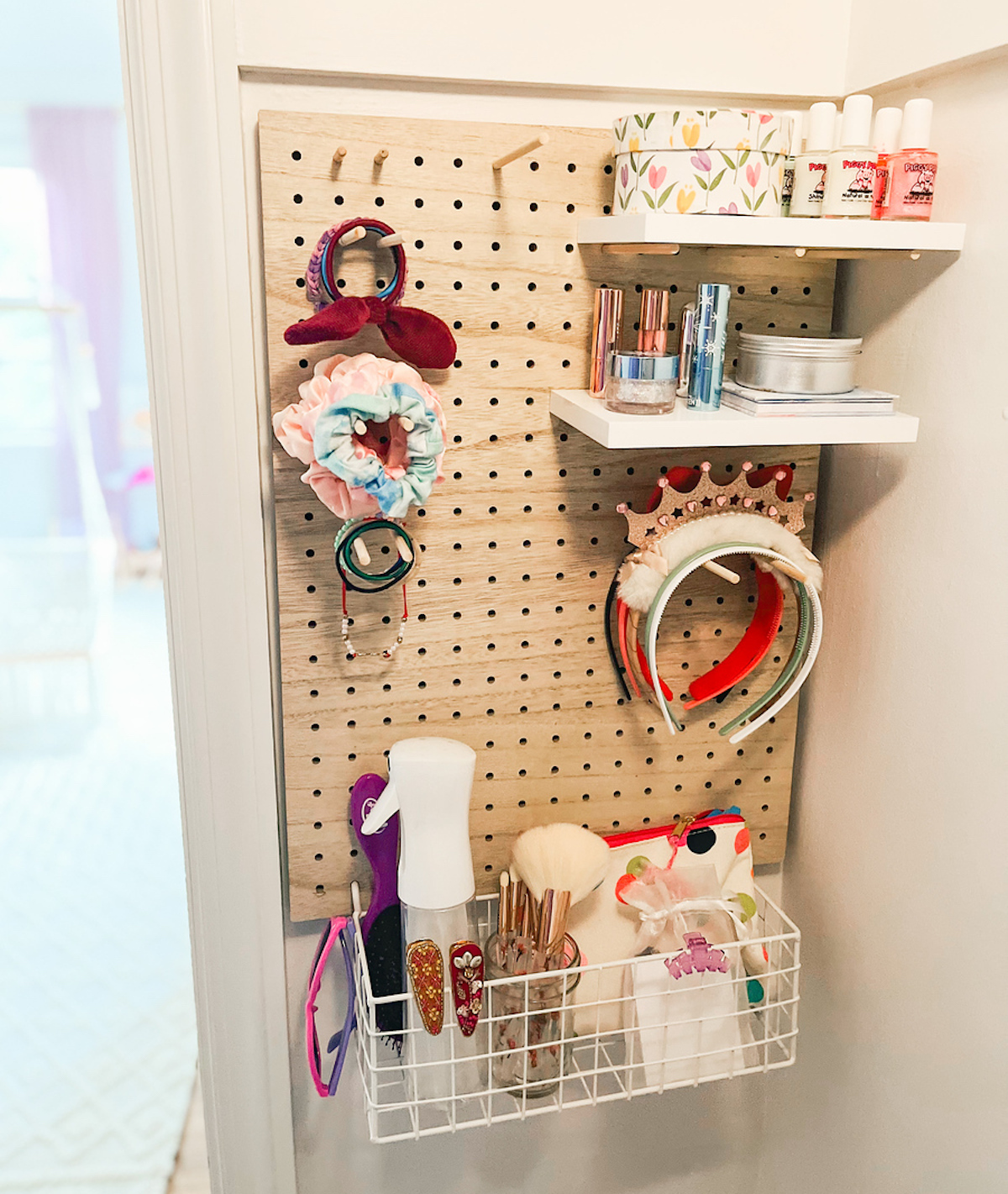 Hot Tip: Maximizing Wire Closet Shelf Versatility