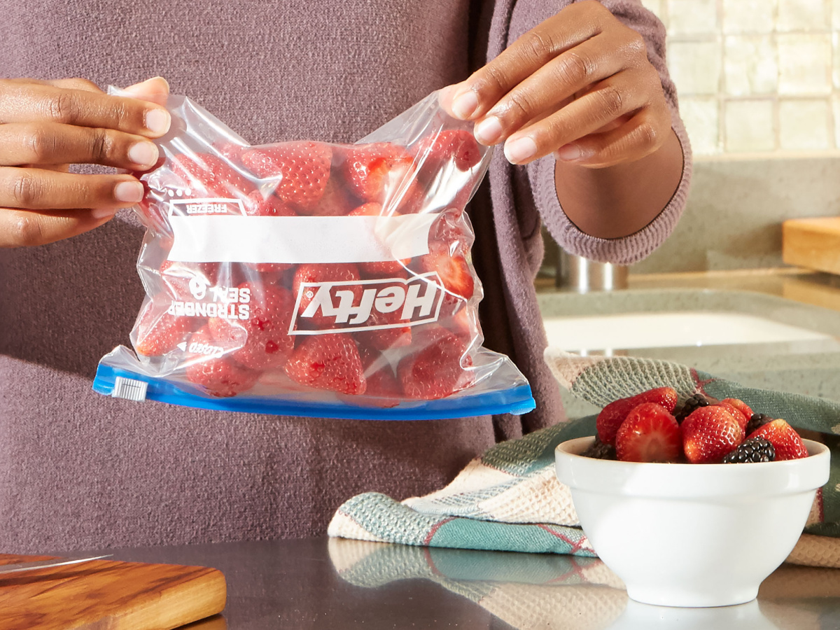 Hefty Quart Slider Bags 2025 - Main Image