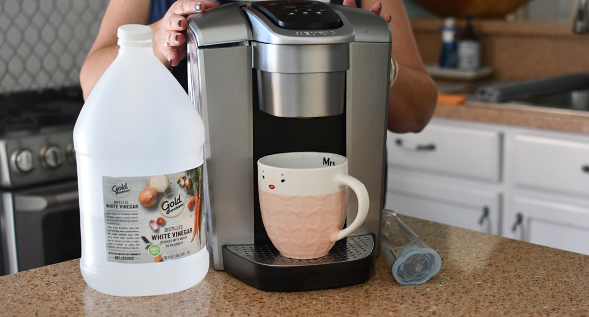 Here S How To Descale A Keurig Coffee Maker Using White Vinegar   Cleaning Keurig Brewer 