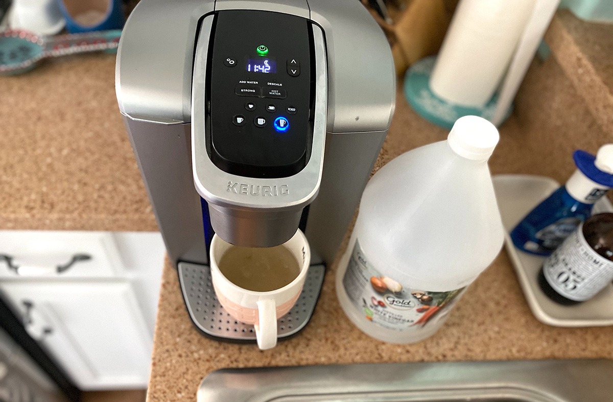 Here's How to Descale a Keurig Coffee Maker Using White Vinegar