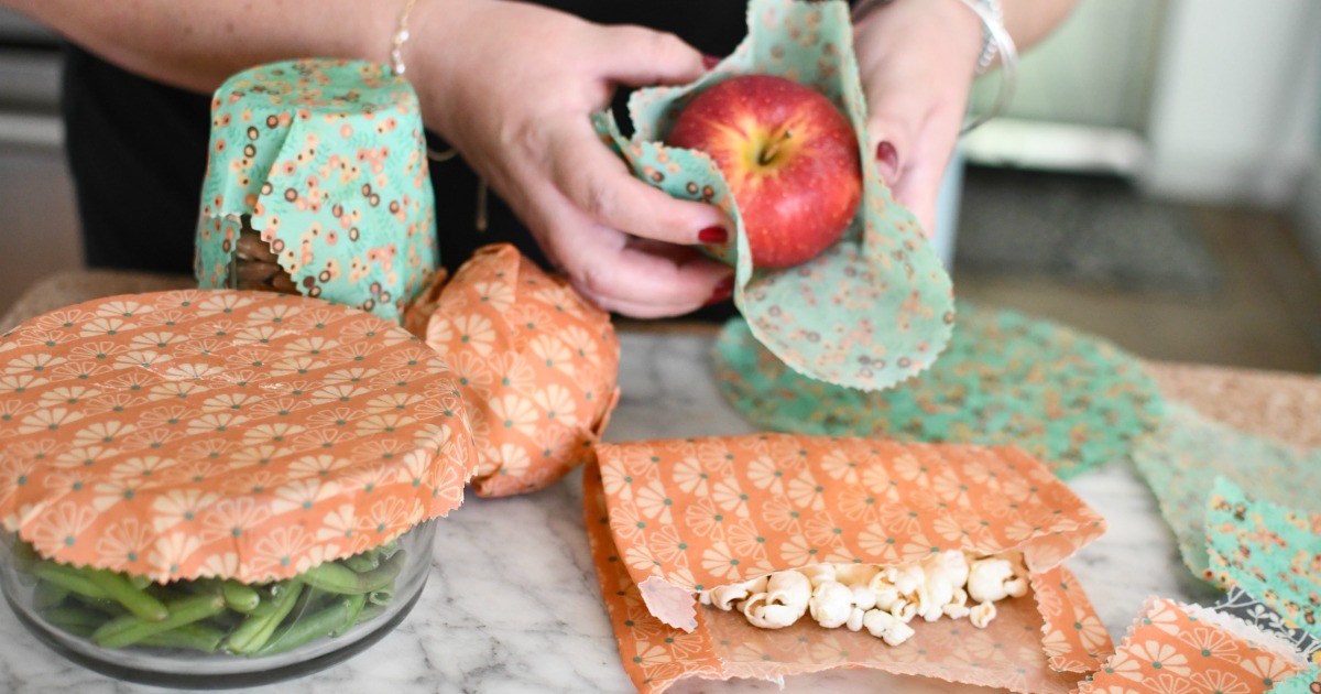 DIY Reusable Beeswax Food Wraps – Say Goodbye to Plastic Wrap!