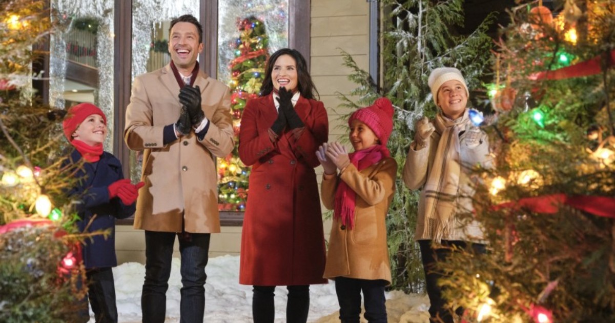 Hallmark S Christmas Movies List For 2020 Includes 40 New Movies