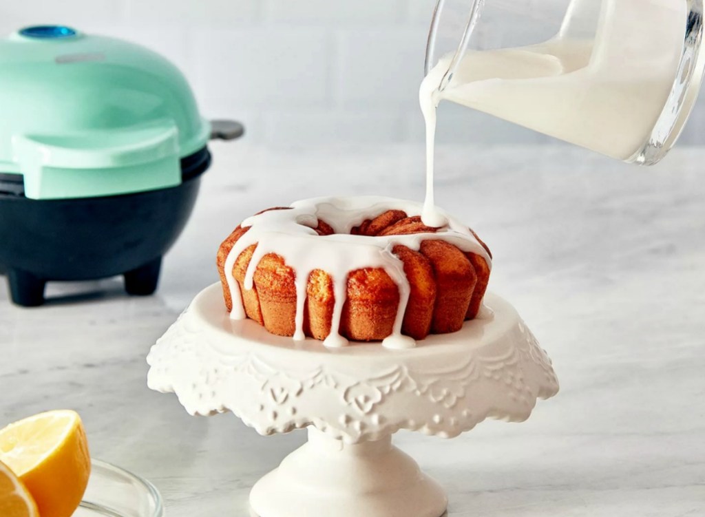 Dash Mini Bundt Cake Recipes / Mini Funfetti Bundt Cake ...