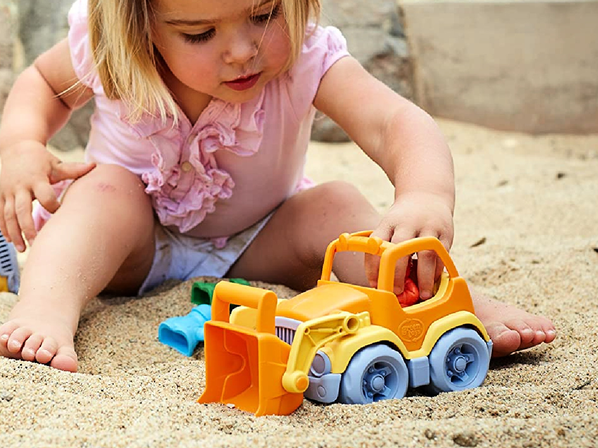 green toys scooper