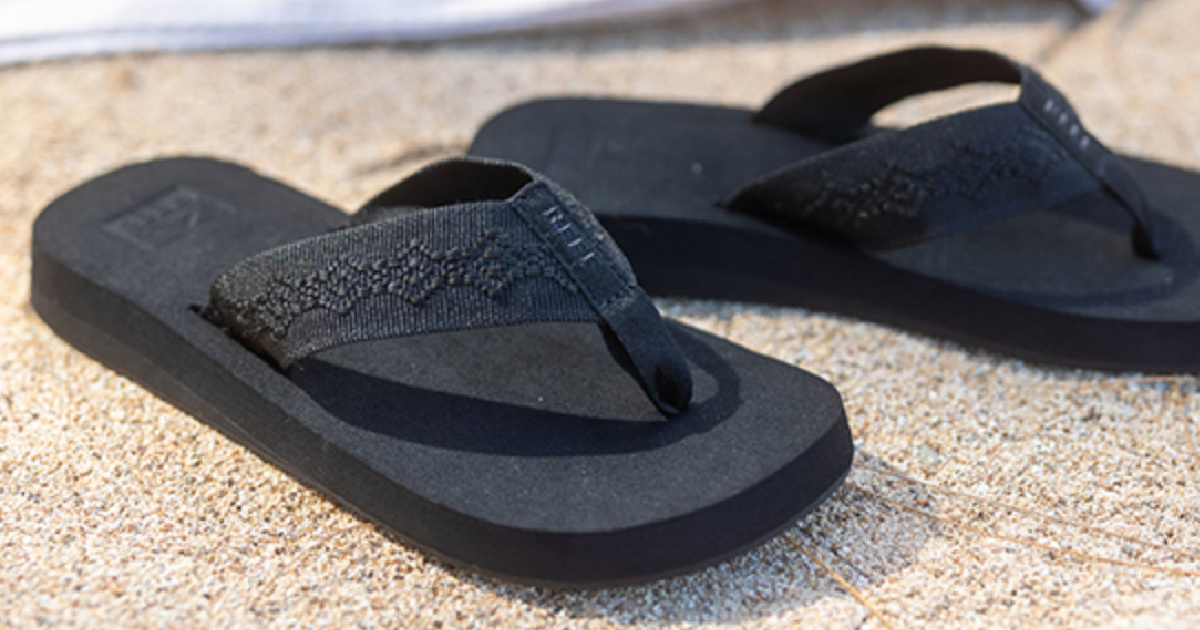 reef sandy flip flops black